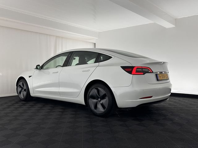 Tesla Model 3 Standard RWD Plus 60 kWh [ 3-Fase ] (INCL-BTW) Aut. *PANO | PILOTE AUTOMATIQUE | CUIR NAPPA ENTIÈREMENT UTILISÉ | SANS CLÉ | LED ENTIÈREMENT UTILISÉ | PACK MÉMOIRE | VUE PANORAMIQUE | DAB | CONNEXION À L’APPLICATION | COCKPIT VIRTUEL | ASSISTANCE AU SUIVI DE LA VOIE | SIÈGES CONFORT | 18″ALU*