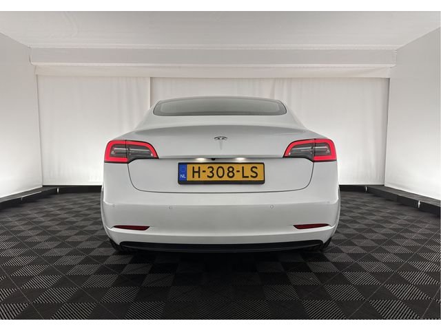 Tesla Model 3 Standard RWD Plus 60 kWh [ 3-Fase ] (INCL-BTW) Aut. *PANO | PILOTE AUTOMATIQUE | CUIR NAPPA ENTIÈREMENT UTILISÉ | SANS CLÉ | LED ENTIÈREMENT UTILISÉ | PACK MÉMOIRE | VUE PANORAMIQUE | DAB | CONNEXION À L’APPLICATION | COCKPIT VIRTUEL | ASSISTANCE AU SUIVI DE LA VOIE | SIÈGES CONFORT | 18″ALU*