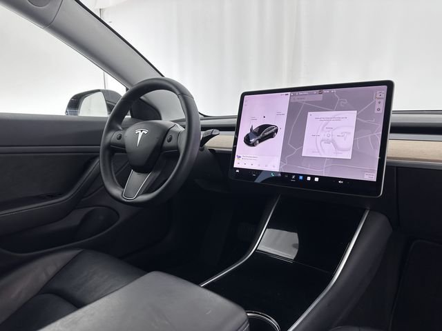 Tesla Model 3 Standard RWD Plus 60 kWh [ 3-Fase ] (INCL-BTW) Aut. *PANO | PILOTE AUTOMATIQUE | CUIR NAPPA | SANS CLÉ | ENTIÈREMENT LED | PACK MÉMOIRE | VUE PANORAMIQUE | DAB | APP-CONNECT | DIGI-COCKPIT | LANE-ASSIST | SIÈGES CONFORT | 19″ALU*