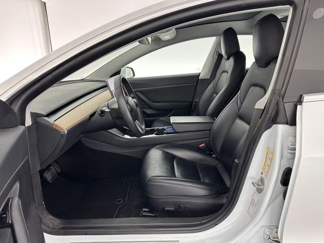Tesla Model 3 Standard RWD Plus 60 kWh [ 3-Fase ] (INCL-BTW) Aut. *PANO | PILOTE AUTOMATIQUE | CUIR NAPPA ENTIÈREMENT UTILISÉ | SANS CLÉ | LED ENTIÈREMENT UTILISÉ | PACK MÉMOIRE | VUE PANORAMIQUE | DAB | CONNEXION À L’APPLICATION | COCKPIT VIRTUEL | ASSISTANCE AU SUIVI DE LA VOIE | SIÈGES CONFORT | 18″ALU*