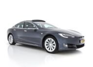Tesla Model S 100D – 245 Kw AWD [ 3-Fase ] (INCL-BTW) *PANO | VOLANT | ENTIÈREMENT LED | COCKPIT VIRTUEL | VUE PÉRIPHÉRIQUE | PILOTE AUTOMATIQUE | SUSPENSION PNEUMATIQUE | SANS CLÉ | CRUISE | SIÈGES SPORT | 19″ ALU*
