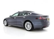Tesla Model S 235 Kw Base [ 3-Fase ] (INCL-BTW) *PANO | PILOTE AUTOMATIQUE | SANS CLÉ | ENTIÈREMENT LED | 1/2-LEDER | NAVI-FULLMAP | SURROUND-VIEW | APP-CONNECT | LANE-ASSIST | VIRTUAL-COCKPIT | DAB | SIÈGES SPORT | 19″ALU