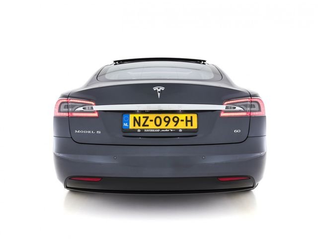Tesla Model S 235 kW Base Premium-Pack Sound-Studio-Pack [ 3-Fase ] (INCL-BTW) *PANO | NAPPA-PLEIN | FULL-LED | NAVI-FULLMAP | SURROUND-VIEW | KEYLESS | AUTO-PILOT | LANE-ASSIST | DAB | VIRTUAL-COCKPIT | SIÈGES SPORT | 19″ALU*